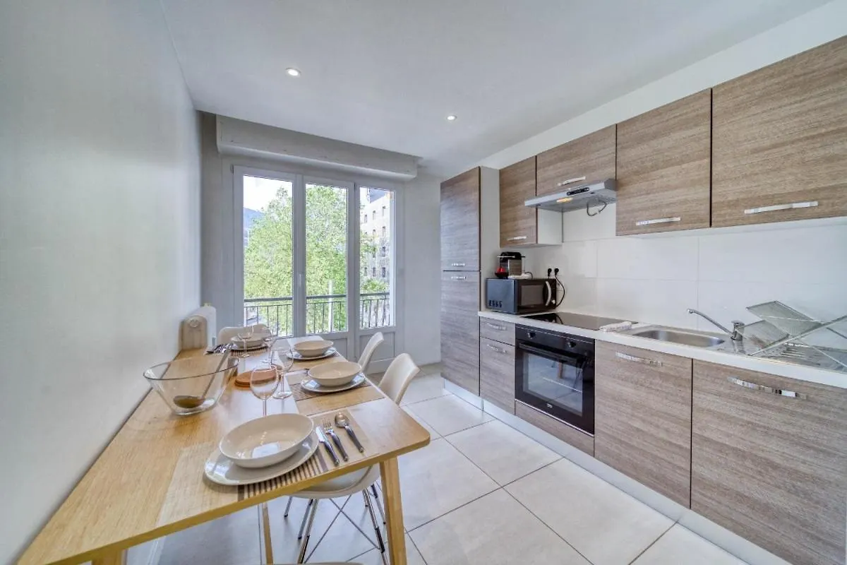 Le Joli Stade, Appartement Avec Magnifique Vue, Grenoble, Rhone Alpes 0*, Grenoble Frankrig